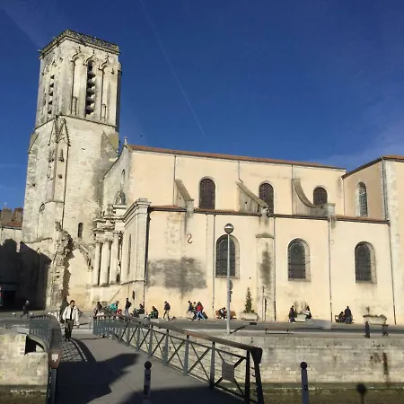 Appartement Centre Ville Pres Du Port Avec Parking Et Wifi La Rochelle  Exterior foto