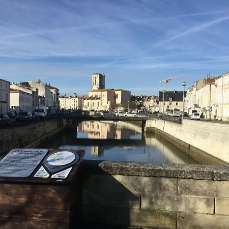 Appartement Centre Ville Pres Du Port Avec Parking Et Wifi La Rochelle  Exterior foto